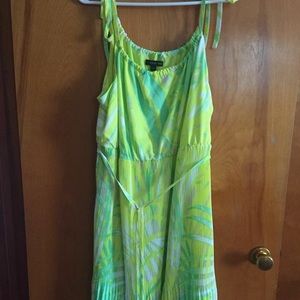 BNWOT Summer dress with tie straps!
